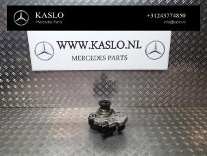Begagnade Högtryckspump Mercedes E (W212) E-350 CDI V6 24V BlueEfficiency Pris € 175,00 Marginaltabell erbjuds av kaslo auto parts