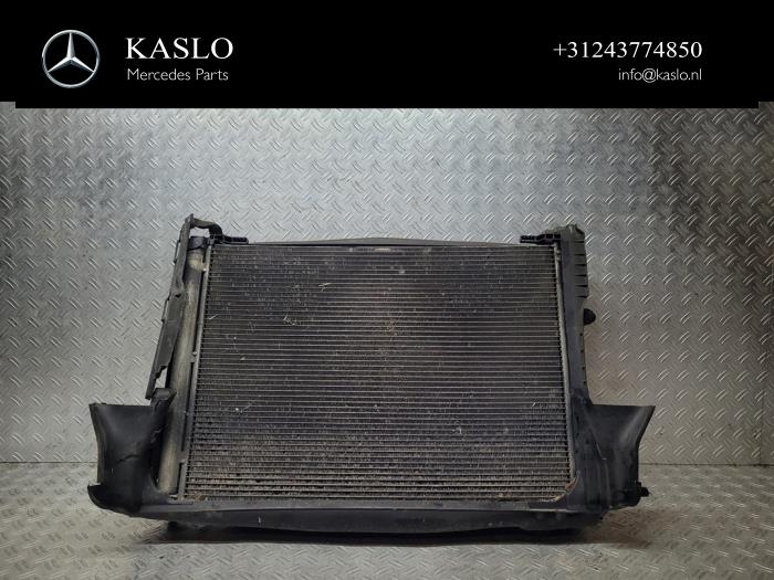 Kylarsats från en Mercedes-Benz C (W205) C-200 2.0 CGI 16V 2016
