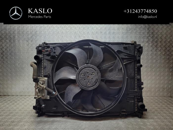 Kylarsats från en Mercedes-Benz C (W205) C-200 2.0 CGI 16V 2016