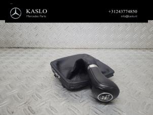 Gebruikte Versnellingspookhoes Mercedes C (W205) C-220 2.2 CDI BlueTEC, C-220 d 16V Prijs € 75,00 Margeregeling aangeboden door kaslo auto parts