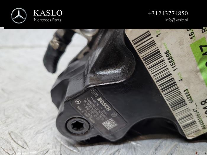 Högtryckspump från en Mercedes-Benz CLS (C218) 350 CDI BlueEfficiency 3.0 V6 24V 2011