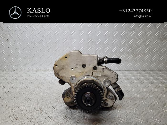 Högtryckspump från en Mercedes-Benz CLS (C218) 350 CDI BlueEfficiency 3.0 V6 24V 2011