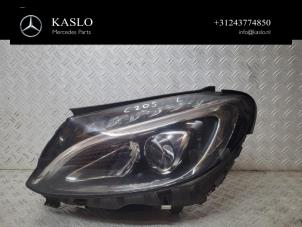 Gebruikte Linker Koplamp Mercedes C (W205) C-350 e 2.0 16V Prijs € 500,00 Margeregeling aangeboden door kaslo auto parts