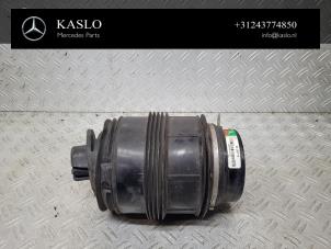 Begagnade Luftfjäder Mercedes C (W205) C-350 e 2.0 16V Pris € 150,00 Marginaltabell erbjuds av kaslo auto parts