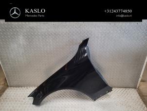 Begagnade Framskärm, vänster Mercedes C (W205) C-350 e 2.0 16V Pris € 400,00 Marginaltabell erbjuds av kaslo auto parts