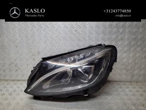Gebruikte Linker Koplamp Mercedes C Estate (S205) C-300 CDI BlueTEC HYBRID, C-300 h 2.2 16V Prijs € 500,00 Margeregeling aangeboden door kaslo auto parts