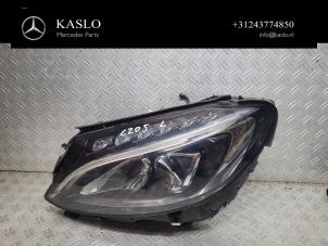 Gebruikte Linker Koplamp Mercedes C Estate (S205) C-220 CDI BlueTEC, C-220 d 2.2 16V Prijs € 500,00 Margeregeling aangeboden door kaslo auto parts