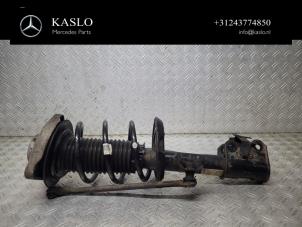 Używane Amortyzator lewy przód Mercedes B (W246) 1.6 B-180 BlueEFFICIENCY Turbo 16V Cena € 100,00 Procedura marży oferowane przez kaslo auto parts
