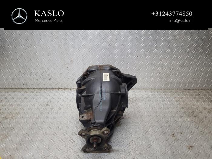 Bakre differential från en Mercedes-Benz C (W205) C-350 e 2.0 16V 2016