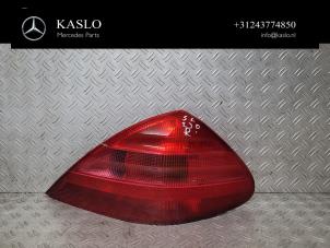 Gebruikte Achterlicht rechts Mercedes SL (R230) 5.0 SL-500 V8 24V Prijs € 150,00 Margeregeling aangeboden door kaslo auto parts