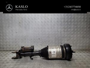 Gebruikte Mac Phersonpoot links-voor Mercedes C Estate (S205) C-350 e 2.0 16V Prijs € 600,00 Margeregeling aangeboden door kaslo auto parts