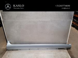 Używane Belka boczna prawa Mercedes CLS (C218) 350 CDI BlueEfficiency 3.0 V6 24V Cena € 150,00 Procedura marży oferowane przez kaslo auto parts