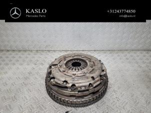 Gebruikte Dubbele massa vliegwiel Mercedes C (W205) C-200 1.6 CDI BlueTEC, C-200 d 16V Prijs € 300,00 Margeregeling aangeboden door kaslo auto parts
