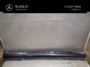 Gebruikte Zijskirt rechts Mercedes E (C207) E-350 CDI BlueEfficiency 3.0 V6 24V Prijs € 150,00 Margeregeling aangeboden door kaslo auto parts