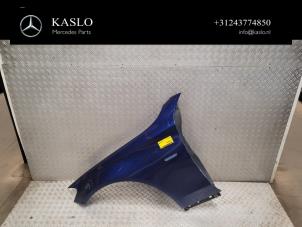 Begagnade Framskärm, vänster Mercedes C (W205) C-350 e 2.0 16V Pris € 400,00 Marginaltabell erbjuds av kaslo auto parts