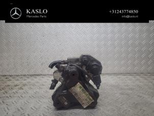 Begagnade Mekanisk bränslepump Mercedes S (222.0/222.1) 3.0 S-350 BlueTEC, S-350d 24V Pris € 175,00 Marginaltabell erbjuds av kaslo auto parts