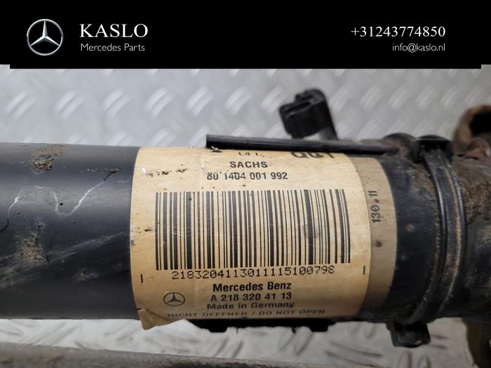 Stötdämparstång, vänster fram från en Mercedes-Benz CLS (C218) 350 CDI BlueEfficiency 3.0 V6 24V 2011