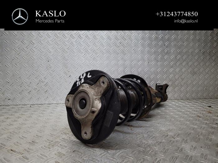 Stötdämparstång, vänster fram från en Mercedes-Benz CLS (C218) 350 CDI BlueEfficiency 3.0 V6 24V 2011