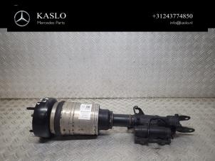 Gebruikte Mac Phersonpoot links-voor Mercedes C Estate (S205) C-350 e 2.0 16V Prijs € 600,00 Margeregeling aangeboden door kaslo auto parts