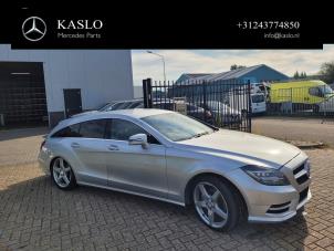 Używane Belka boczna prawa Mercedes CLS Shooting Brake (X218) 350 CDI BlueEfficiency 3.0 V6 24V Cena € 150,00 Procedura marży oferowane przez kaslo auto parts