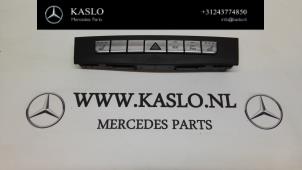 Gebruikte Schakelaar Stoelverwarming Mercedes E (W212) Prijs op aanvraag aangeboden door kaslo auto parts