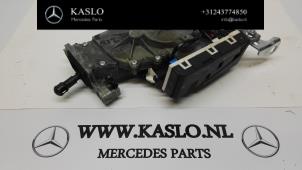 Używane Silnik tylnej klapy Mercedes E Estate (S212) Cena € 100,00 Procedura marży oferowane przez kaslo auto parts