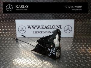 Begagnade Dörrlåsmekanism, 2-dörrars, höger Mercedes A (W169) 2.0 A-180 CDI 16V Pris på förfrågan erbjuds av kaslo auto parts