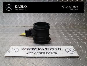 Używane Czujnik masy powietrza Mercedes E Combi (S211) 5.0 E-500 V8 24V Cena € 75,00 Procedura marży oferowane przez kaslo auto parts