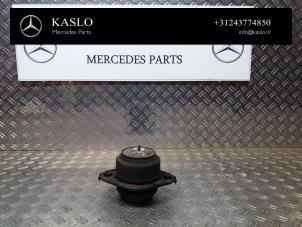 Begagnade Motorfäste Mercedes ML II (164/4JG) 3.0 ML-280 CDI 4-Matic V6 24V Pris € 25,00 Marginaltabell erbjuds av kaslo auto parts