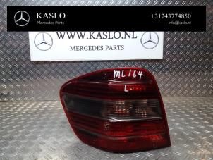 Begagnade Baklykta, vänster Mercedes ML II (164/4JG) 3.0 ML-280 CDI 4-Matic V6 24V Pris € 75,00 Marginaltabell erbjuds av kaslo auto parts