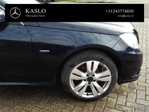 Begagnade Karosshörn, höger fram Mercedes E (W212) E-220 CDI 16V BlueEfficiency,BlueTEC Pris på förfrågan erbjuds av kaslo auto parts