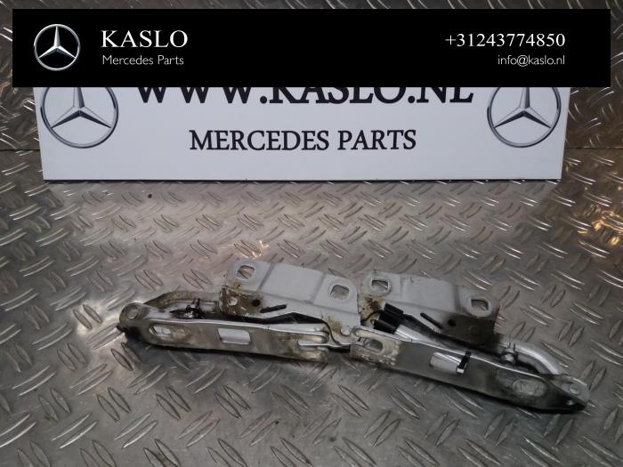 Gångjärn, motorhuv från en Mercedes-Benz ML II (164/4JG) 3.0 ML-280 CDI 4-Matic V6 24V 2008