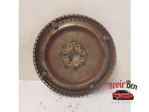 Begagnade Svänghjul Mercedes E (W212) E-200 CDI 16V BlueEfficiency,BlueTEC Pris på förfrågan erbjuds av Rooie Ben autodemontage