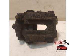 Begagnade Bakre bromsok, vänster BMW 3 serie (E93) 335i 24V Pris € 20,00 Marginaltabell erbjuds av Rooie Ben autodemontage