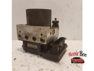 Używane Pompa ABS Nissan Micra (K12) 1.4 16V Cena € 50,00 Procedura marży oferowane przez Rooie Ben autodemontage