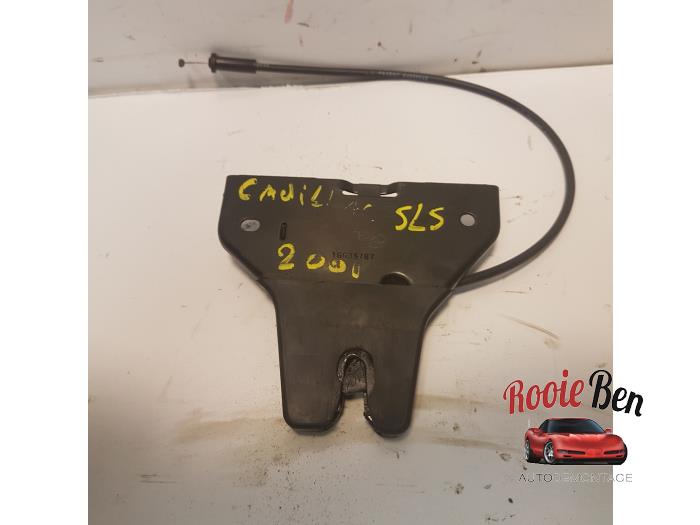 Låsmekanism, baklucka från en Cadillac Seville (K-body) 4.6 SLS/North Star V8 32V 2001