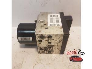 Gebruikte ABS Pomp Ford Usa Mustang V Convertible 4.0 V6 Prijs € 250,00 Margeregeling aangeboden door Rooie Ben autodemontage