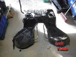 Begagnade Tank Audi A8 (D3) 3.0 TDI V6 24V Quattro Pris € 50,00 Marginaltabell erbjuds av Rooie Ben autodemontage