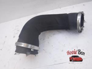 Begagnade Laddluftkylarslang Audi A8 (D4) 3.0 TDI V6 24V Quattro Pris € 50,00 Marginaltabell erbjuds av Rooie Ben autodemontage