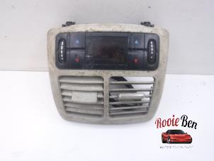 Gebruikte Kachel Schakelaar Mercedes E Combi (S211) 3.2 E-320 CDI 24V Prijs € 10,00 Margeregeling aangeboden door Rooie Ben autodemontage