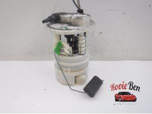 Begagnade Bensinpump Dacia Logan MCV (KS) 1.6 16V Pris € 25,00 Marginaltabell erbjuds av Rooie Ben autodemontage