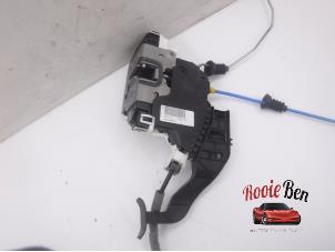 Gebruikte Portierslot Mechaniek 4Deurs links-voor Mercedes B (W246) 1.6 B-180 BlueEFFICIENCY Turbo 16V Prijs € 50,00 Margeregeling aangeboden door Rooie Ben autodemontage