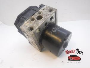 Używane Pompa ABS Volkswagen Passat (3B3) 1.8 Turbo 20V Cena € 50,00 Procedura marży oferowane przez Rooie Ben autodemontage
