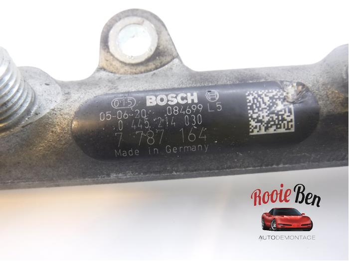 Bränsleinsprutningsmunstycke från en BMW 3 serie Touring (E91) 320d 16V Corporate Lease 2006