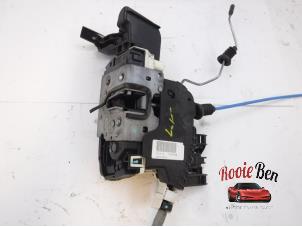 Gebruikte Portierslot Mechaniek 4Deurs links-voor Mercedes A (W176) 1.5 A-180 CDI, A-180d 16V Prijs € 50,00 Margeregeling aangeboden door Rooie Ben autodemontage