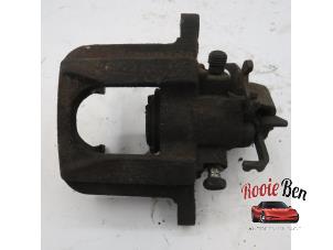 Gebruikte Remklauw (Tang) links-achter Chrysler Voyager/Grand Voyager (RT) 2.8 CRD 16V Grand Voyager Prijs op aanvraag aangeboden door Rooie Ben autodemontage