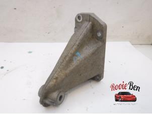 Gebruikte Motorsteun Mercedes E (W211) 3.2 E-320 V6 18V Prijs € 25,00 Margeregeling aangeboden door Rooie Ben autodemontage