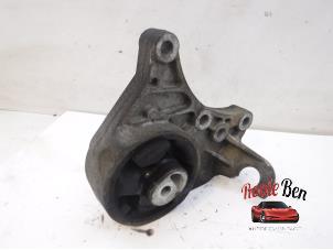 Gebruikte Motorsteun Chrysler Voyager/Grand Voyager (RG/RS) 2.8 CRD 16V Autom. (Dodge Ram Van) Prijs op aanvraag aangeboden door Rooie Ben autodemontage