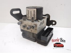 Begagnade ABS-pump Jeep Commander (XK) 3.0 CRD Pris € 250,00 Marginaltabell erbjuds av Rooie Ben autodemontage