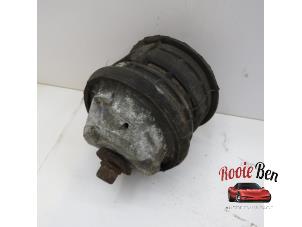 Gebruikte Motorsteun Chrysler Crossfire 3.2 V6 18V Prijs op aanvraag aangeboden door Rooie Ben autodemontage